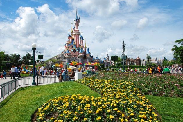 Charles de Gaulle to Disneyland Paris